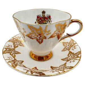 VTG Royal Windsor Canada Coat Of Arms Tea Cup Saucer Fine Bone China England
